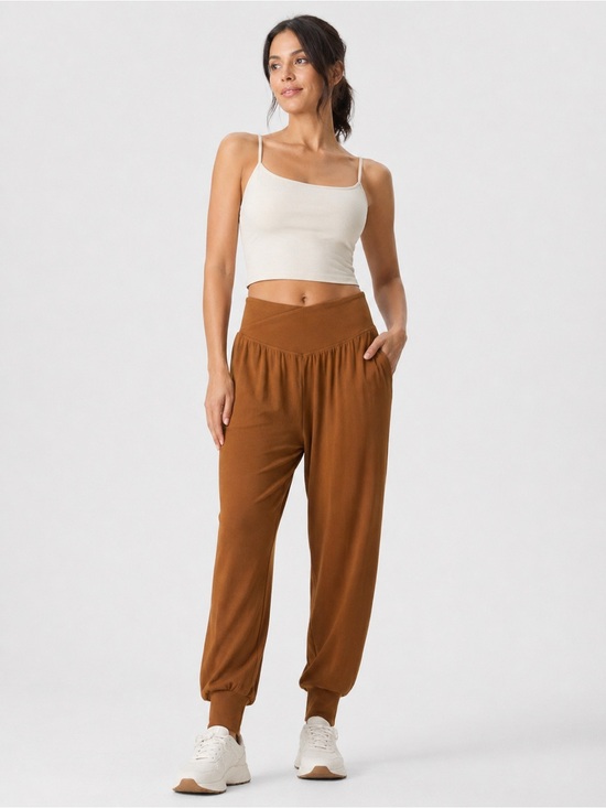 HALARA Pants - NWT HALARA Joggers in Glazed Ginger size Large